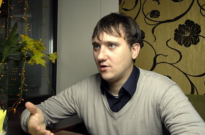 Коллеги шутят, что федерация должна приплачивать Леониду Лекаревичу за освещение белорусского хоккея