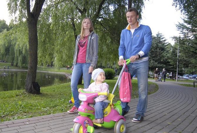 Виталий Родионов старается все свободное время проводить с супругой Валентиной и дочкой Машей