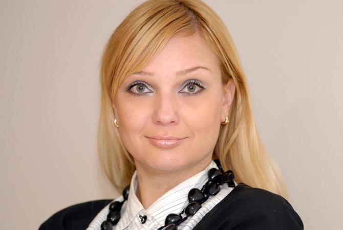 Лидия Семенова отмечает, что окупаемость хоккейного клуба -- долгосрочный проект