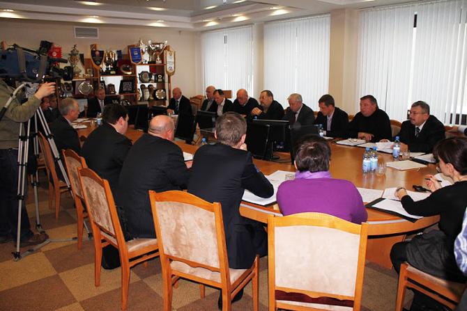 Решение, принятое исполкомом, пока вызывает отрицательное отношение