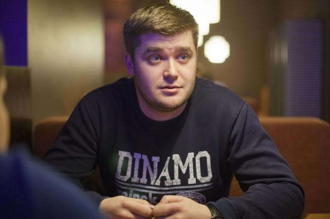 Денис Божаткин работает в госструктуре, но успевает посещать выездные матчи
