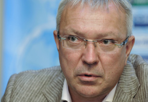 Юрий Белоус: «Есть задача создать сильный «Ростов»