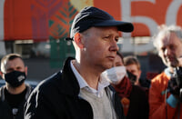 «Он что, из своего кармана деньги вложил?» Большой разговор о спорте с Валерием Цепкало – ему не дали стать конкурентом Лукашенко