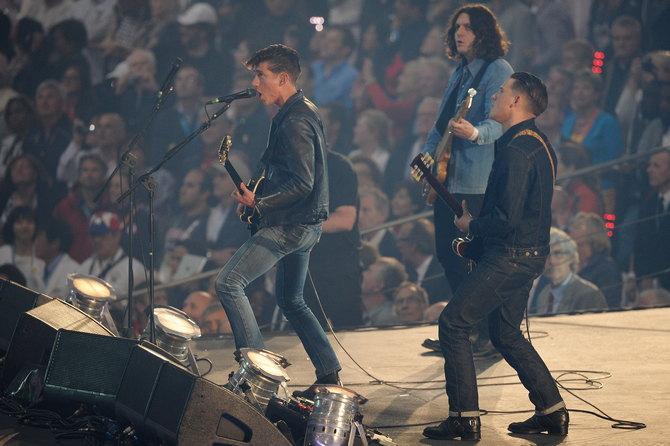 Группа Arctic Monkeys болеет за «Шеффилд Уэнсдей».