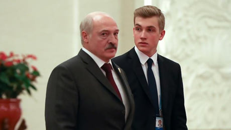 Спортивные cыновья Лукашенко удивляют стрижками: Коля – от барбера, Виктор – под машинку Спортивные cыновья Лукашенко удивляют стрижками: Коля – от барбера, Виктор – под машинку