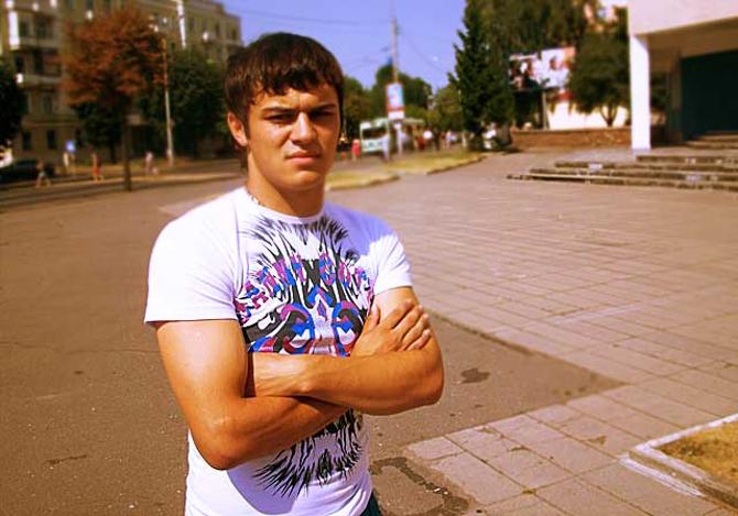 Владимир Юрченко готов пожертвовать ста тысячами долларов для того, чтобы поскорее определиться со своим новым клубом.
