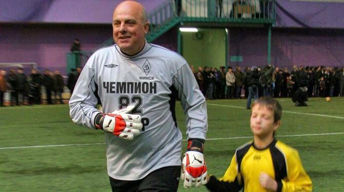 Сейчас Юрий Курбыко больше играет в хоккей в