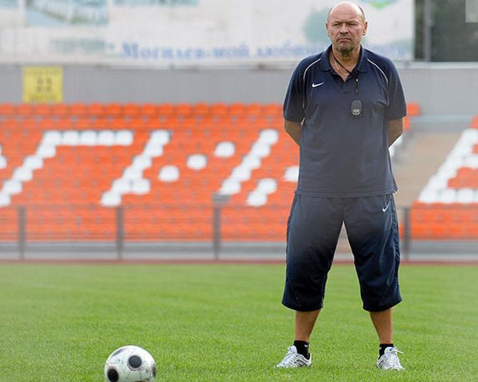 После поражения от «Днепра» главному тренеру «Баника» досталось.