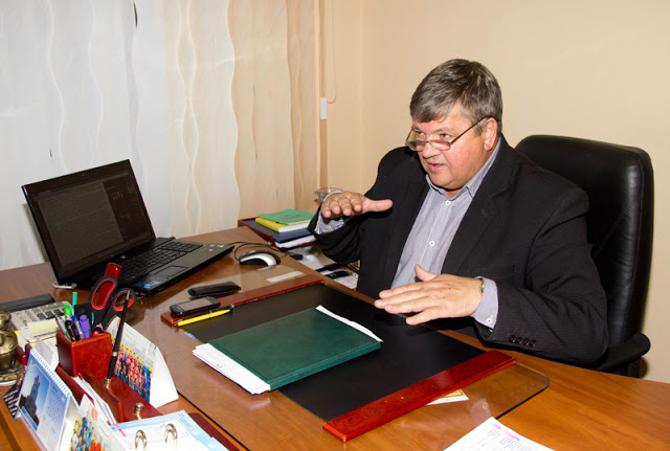Директор РЦОРа по гандболу Леонид Назарук рассказал, как в свое время за воспитанника удалось получить автобус