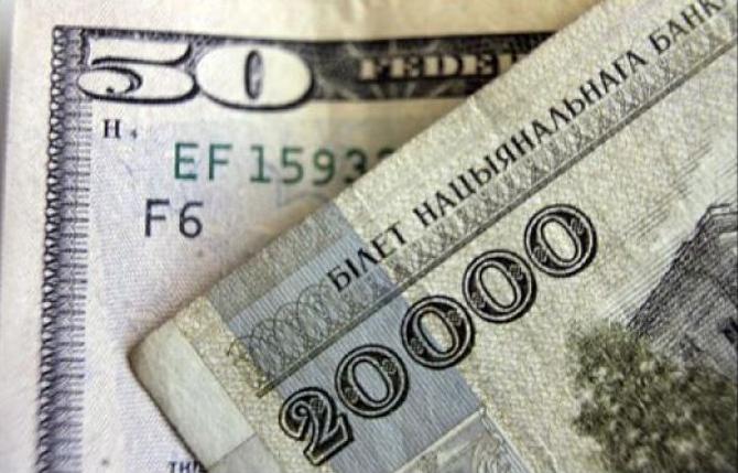 Зарплаты футболистов также обесценились в долларовом эквиваленте