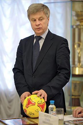«Не согласен, что РФПЛ давит на РФС». Как развивается главный конфликт российского футбола 