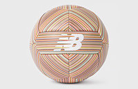Шикарный мяч к чемпионату мира от New Balance и Paul Smith