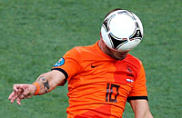 Оранжевым угроза. Фото матча Голландия – Дания